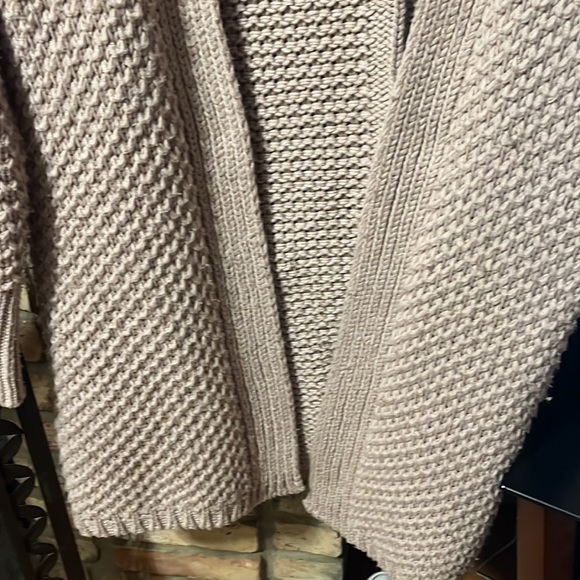 Cable Knit cardigan - Picture 3 of 14